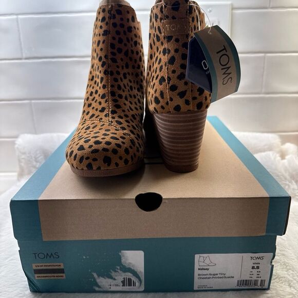 Toms Kelsey Tan and Black Ankle Boots with Chunky Heel and Slip-On Design - Picture 3 of 3